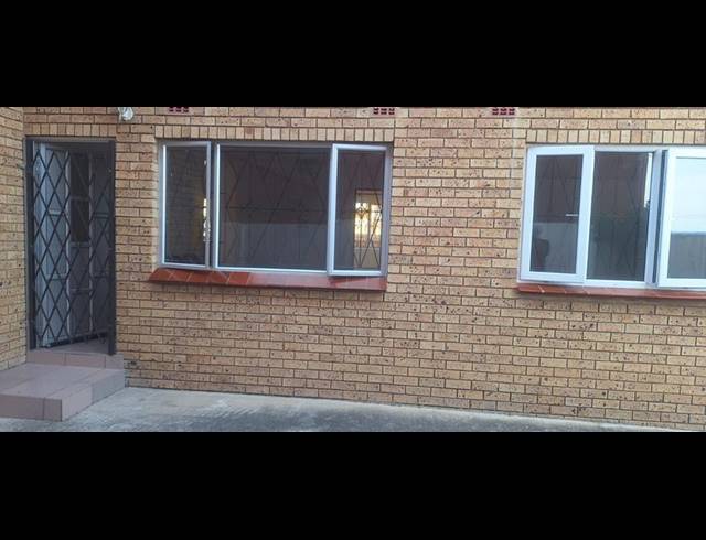 2 BEDROOM PROPERTY TO RENT IN RESERVOIR HILLS